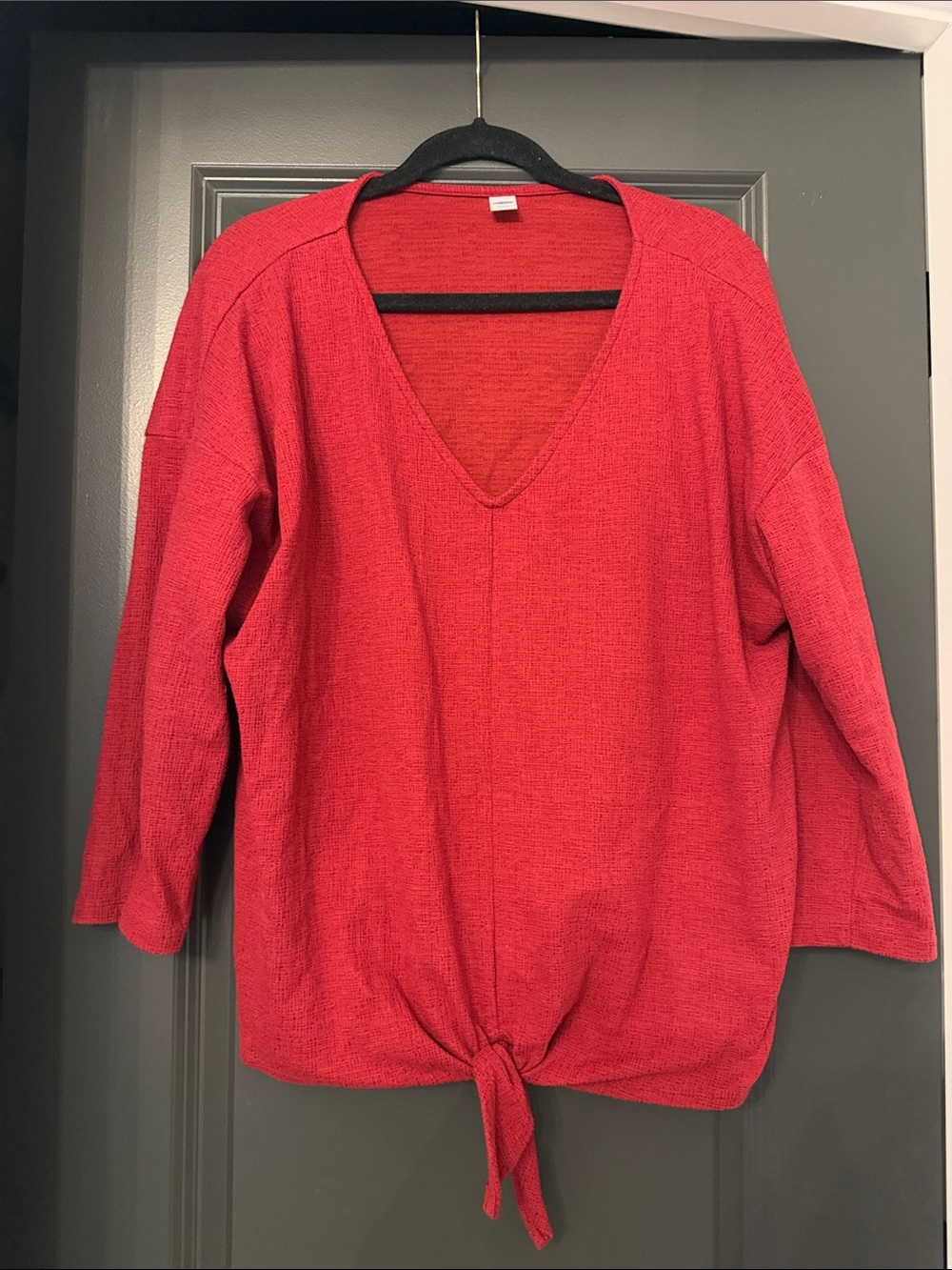 Old Navy Red V-Neck Tie-Hem Women's Top